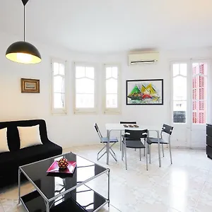 https://apartment-eixample-esquerre-entenca-av-roma-01.topbarcelonahotels.com